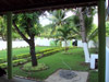 Jardim da casa visto da área internaa